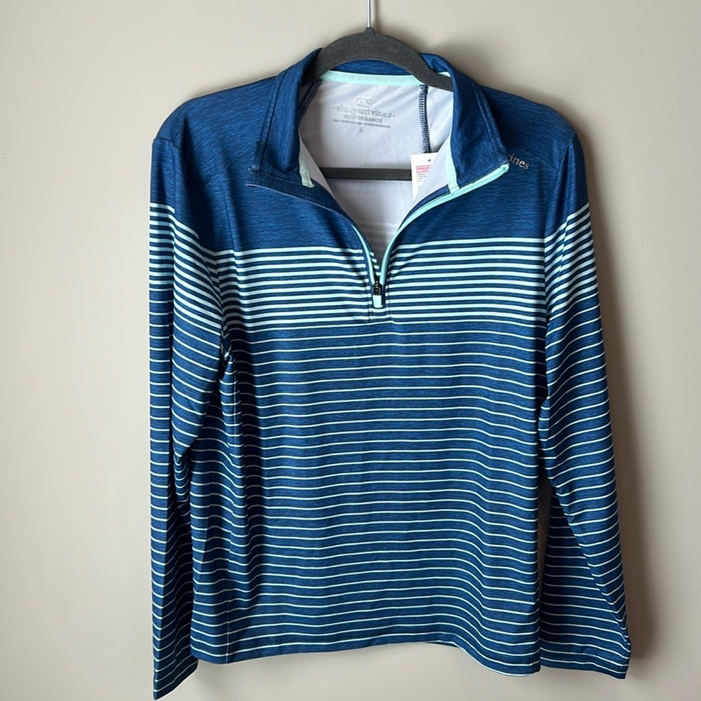 *NWT* Men’s Vineyard Vine performance long sleeve half zip- size small